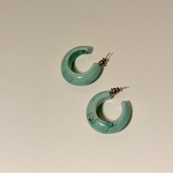 Medium loop earrings - Picture 1 of 4